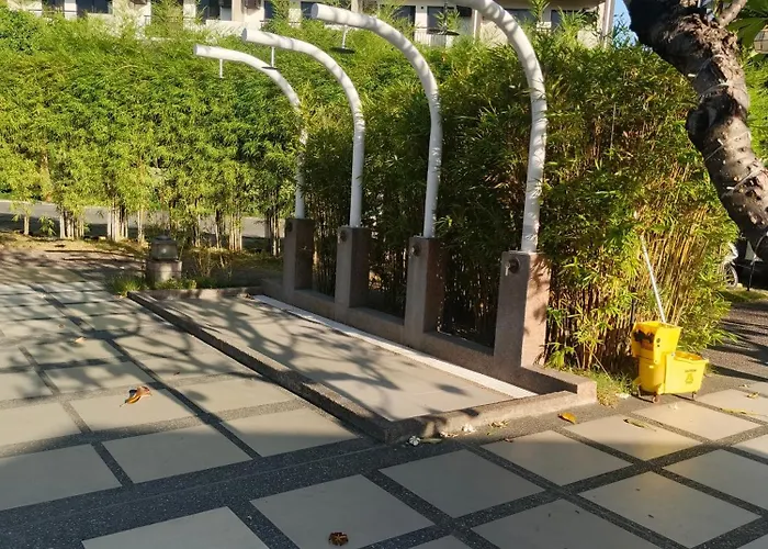 Runway Oasis Beside Airport Naia Terminal1,2&4 * Manila