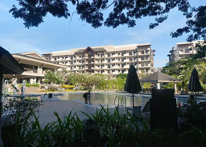 Runway Oasis Beside Airport Naia Terminal1,2&4 * Manila
